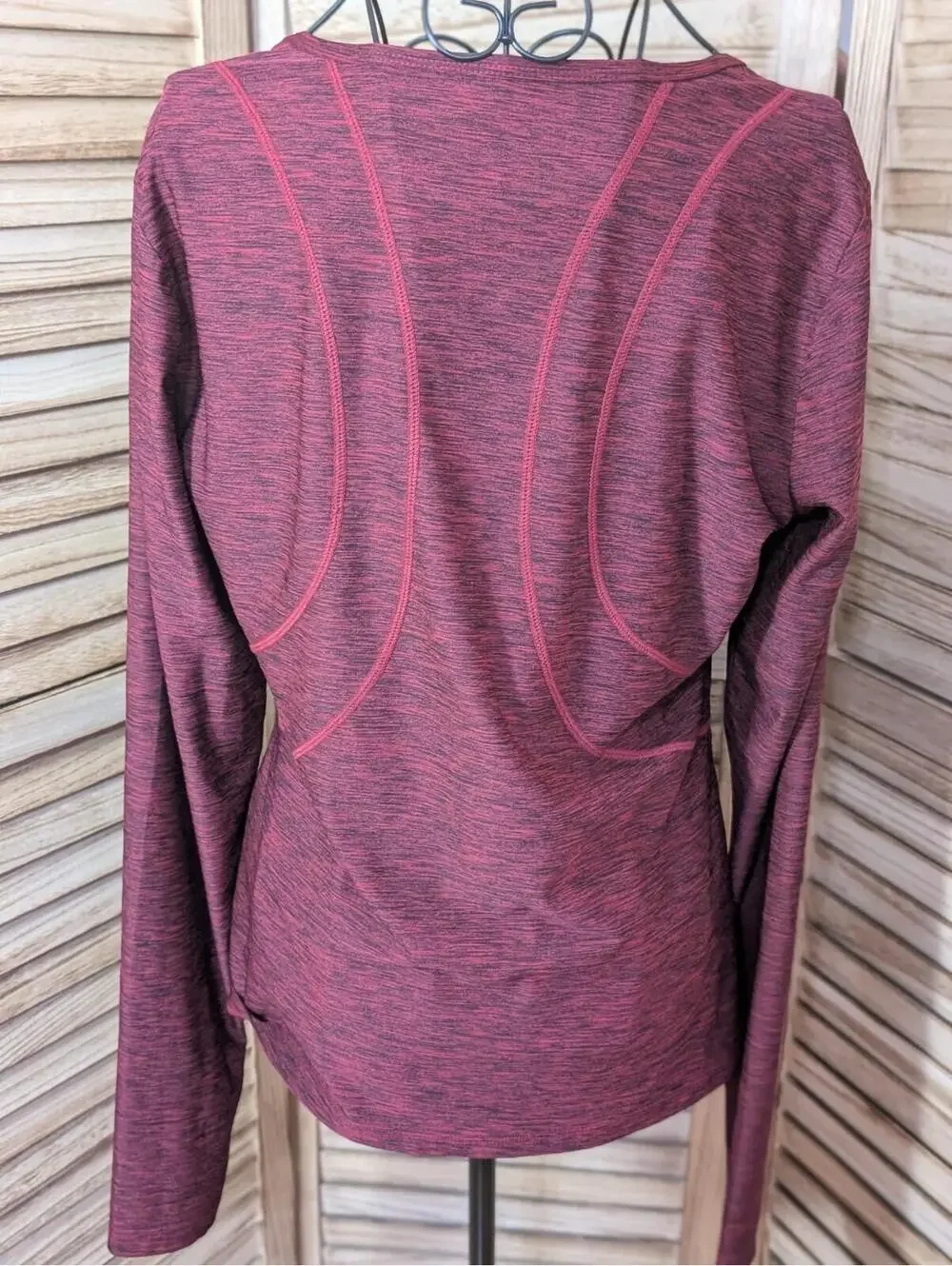 Reebok Legend Large Long Sleeve Training Top Red Slim Fit Moisture Wicking - Picture 3 of 4